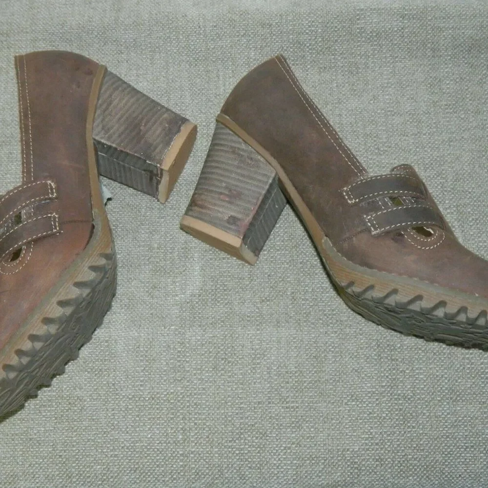 Skechers‎ Loafers Shoes Brown Chunky Heels 90s Y2K Size  9